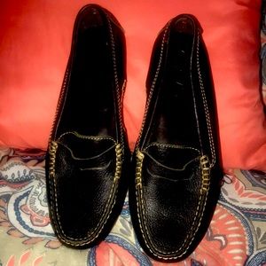 Unisa black leather loafers size 8.5
